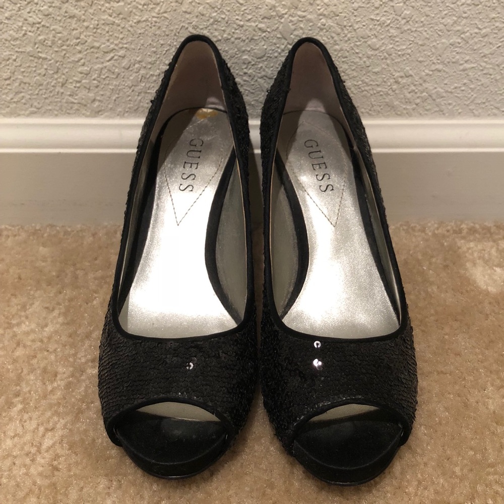 Guess open toed pumps 6.5